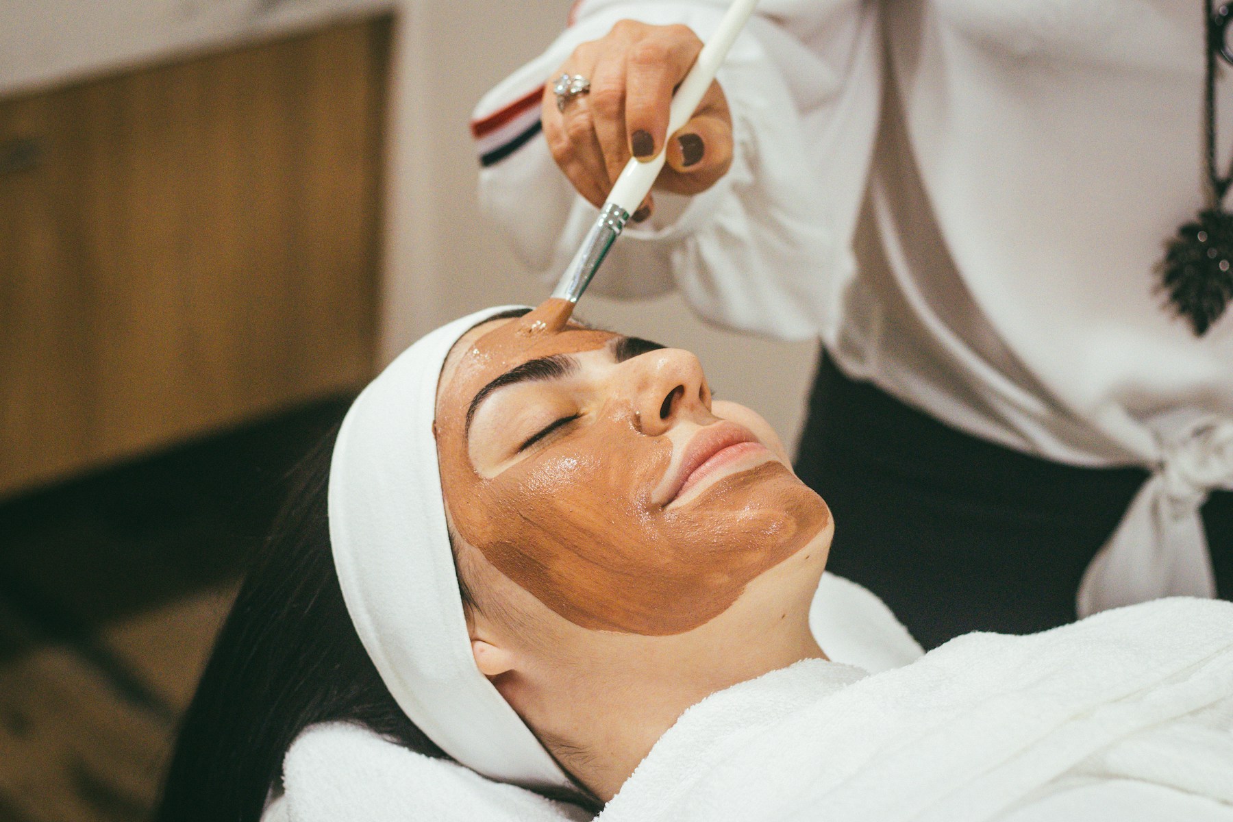 Relaxing facial treatment, illustrative photograph